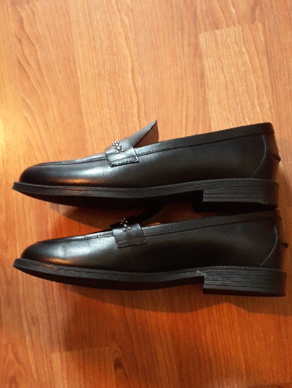 Cole Haan Black Studded Leather Loafers. Size 7.5. Excellent Condition - Picture 3 of 6
